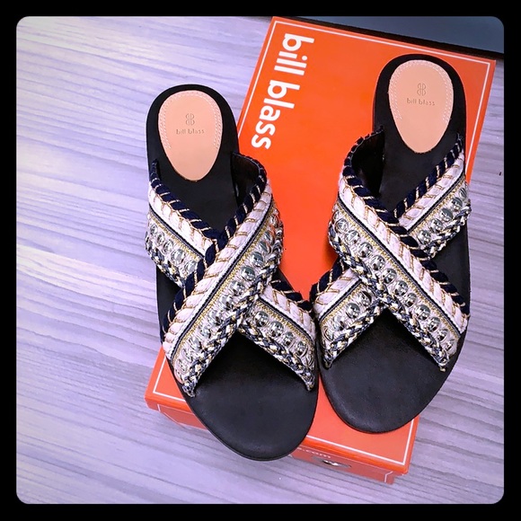 🆕 NIB BILL BLASS JADEN SLIDE SANDALS. Calling all winter vacationers ! - Picture 1 of 8